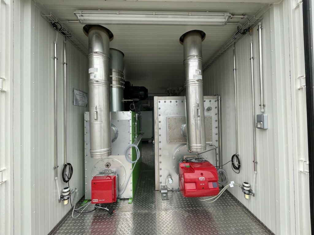 KTI - SAUTER hot water system combined with air heater installed in a common container.
