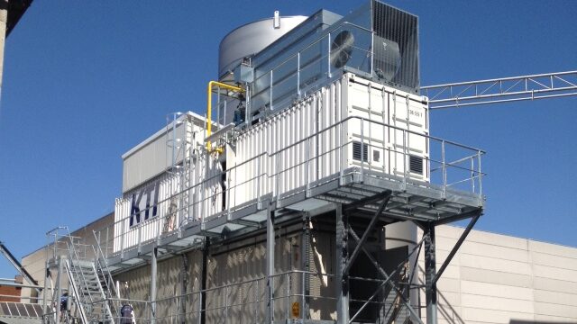 Ice production with fully automated ice conveying for process optimization in chemical plant