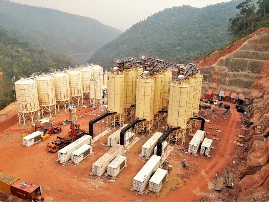 Silo cooling plants for the pre-cooling of aggregates for the construction of a dam in Laos