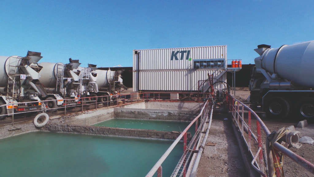 Falling film chiller for aggregate cooling